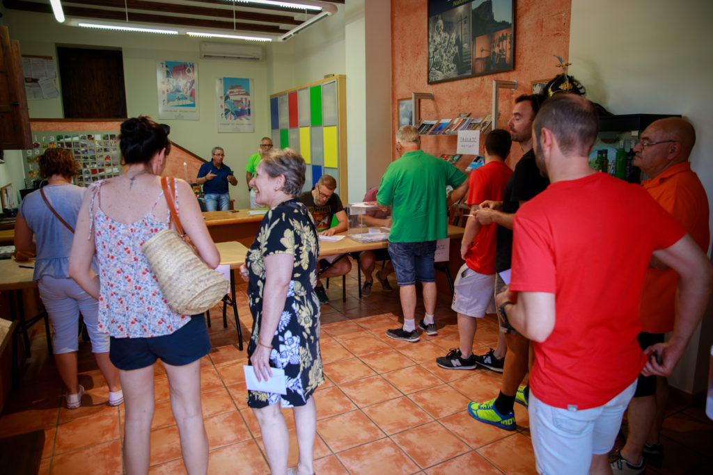 La festa de Muro vota a favor de desfilar per la carretera