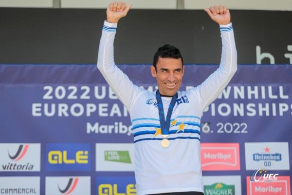 Jacobo Santana, campió d'Europa en descensos en la categoria Màster