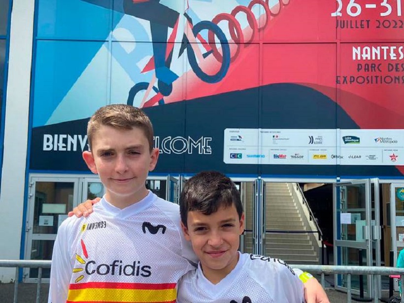 Dos jóvenes alcoyanos representan al Club BMX Alcoy en Nantes