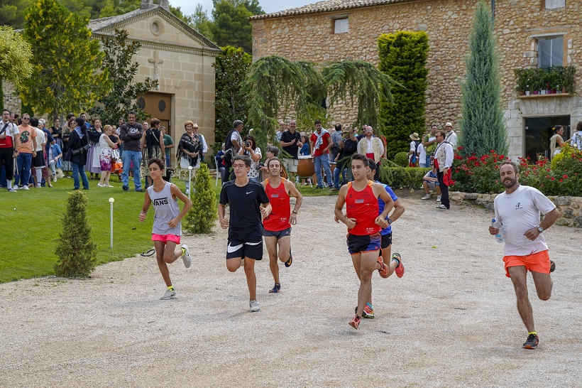 Barxell celebra de nou la seua popular carrera pedestre i balls tradicionals