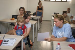 Lenguaje solidario: clases de castellano para los ucranianos