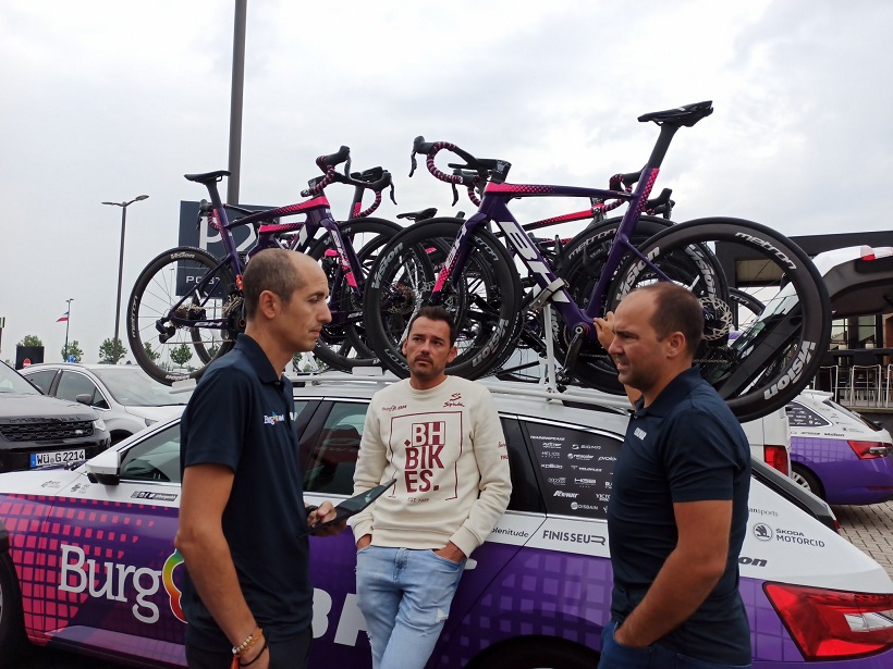 Rafa Valls se estrena como director en la Vuelta a España