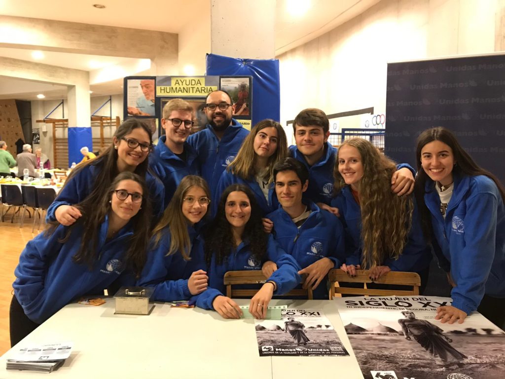 Manos Unidas llena de solidaridad el Teatro Calderón