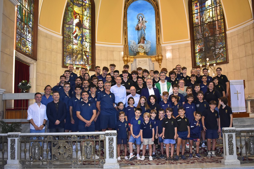 Ofrenda de flores del Alcodiam a María Auxiliadora