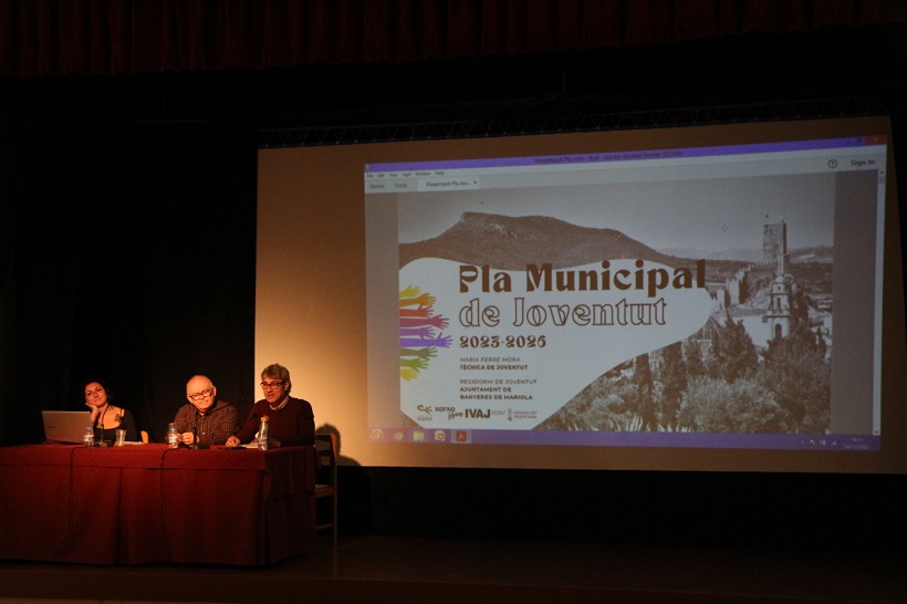 El director general de l’IVAJ presenta el Pla de Joventut de Banyeres