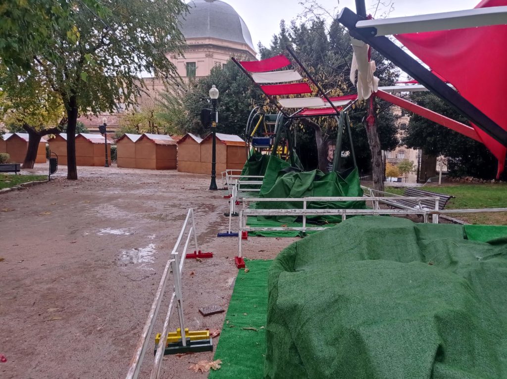 El parque de La Glorieta se llena de Navidad