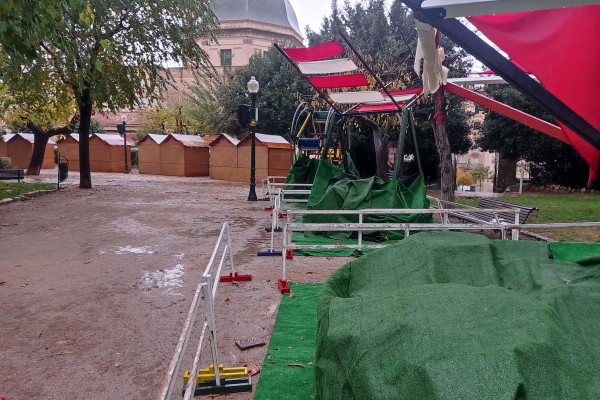 El parque de La Glorieta se llena de Navidad