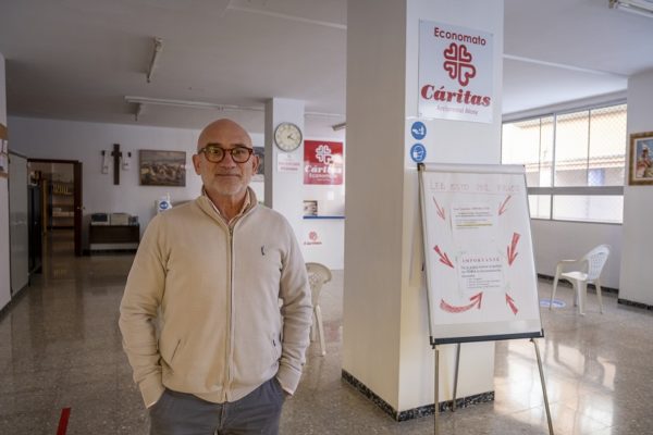El economato de Cáritas pide ayuda para atender a las familias necesitadas