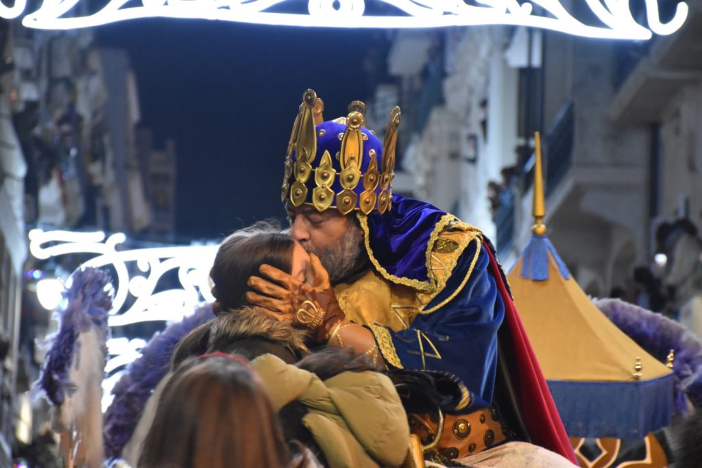 Una Cabalgata brillante devuelve a Alcoy