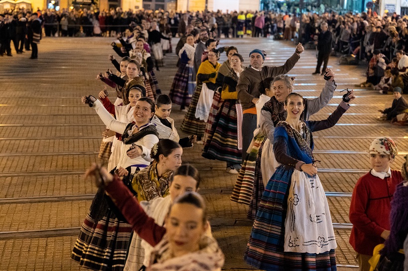 Les Pastoretes abrieron el año con danza, música, alegría y tradición