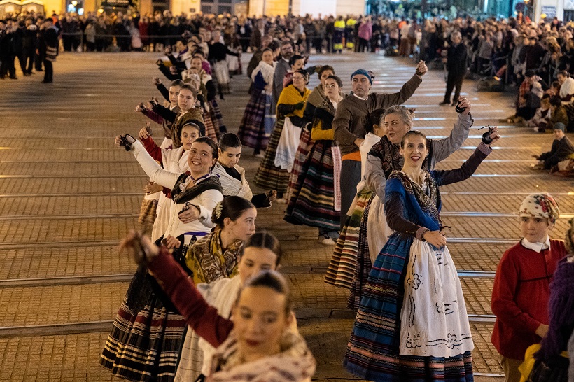 Les Pastoretes van obrir l'any amb dansa, música, alegria i tradició