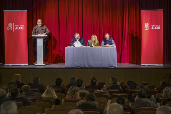 Una candidatura continuista con tres incorporaciones en el PSOE