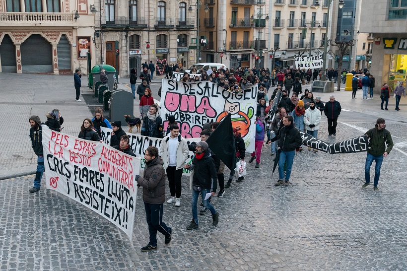 Suspenen el desallotjament del centre Cals Flares