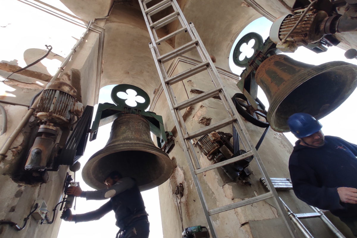 Banyeres renueva las campanas