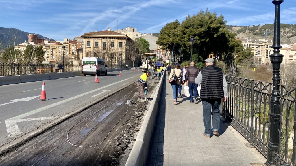 Empiezan a asfaltar el carril bici