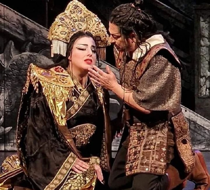Expectació davant la representació de l'òpera ‘Turandot’ de Puccini
