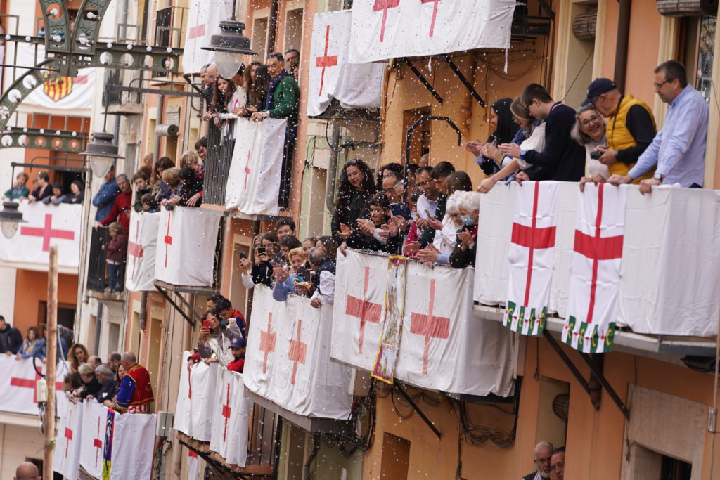 Inspeccionan los balcones del recorrido