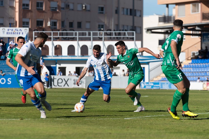 Juanan posa lluentor al triomf de l'Alcoyano