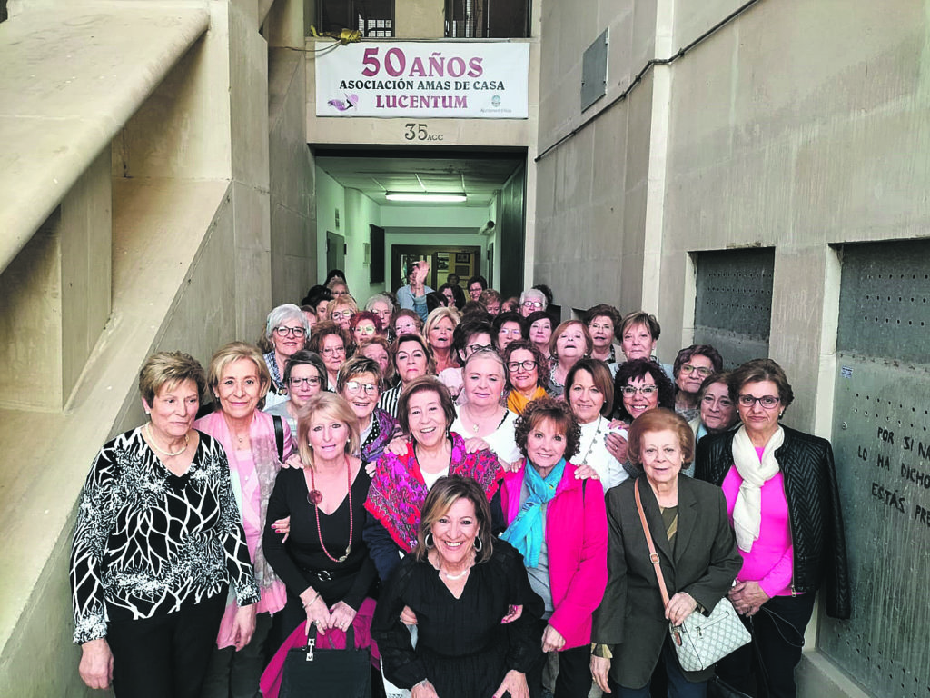 Amas de Casa celebran medio siglo