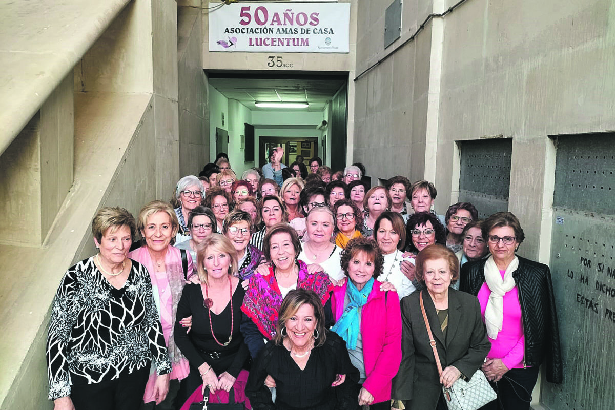 Amas de Casa celebran medio siglo