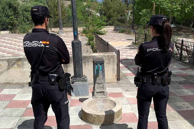 La Policia recupera una font de ferro valorada en 1800 euros