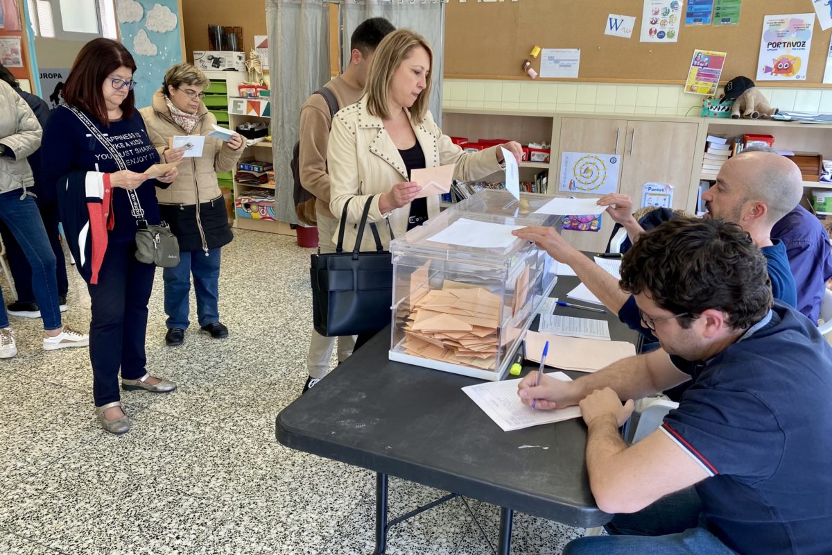 La participación alcanza en Alcoy el 56%