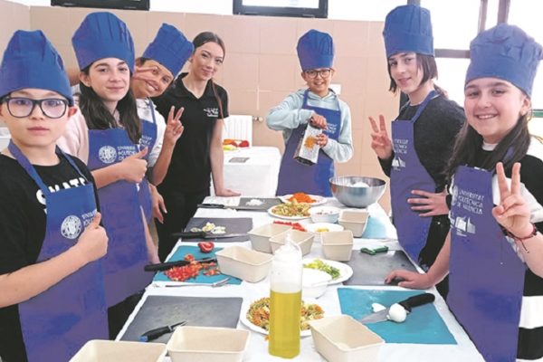 Taller amb el focus en la bona alimentació en el col·legi Sant Vicent