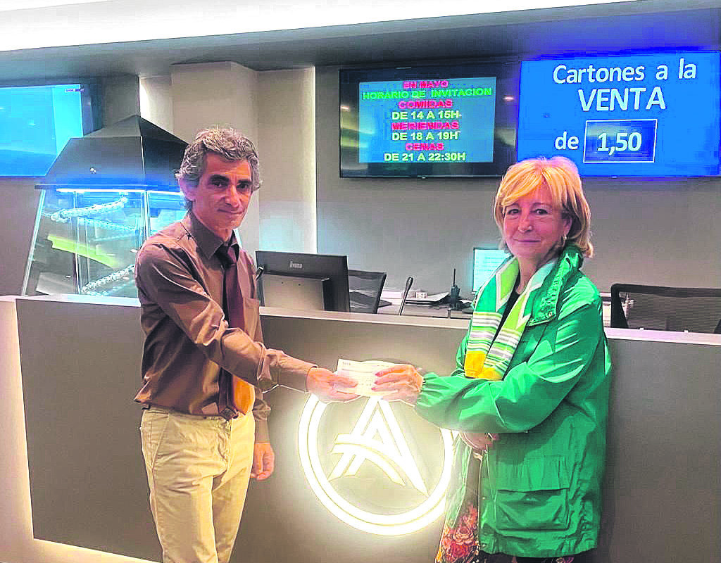 Bingo Alcoi dona 430 euros a l'AFA