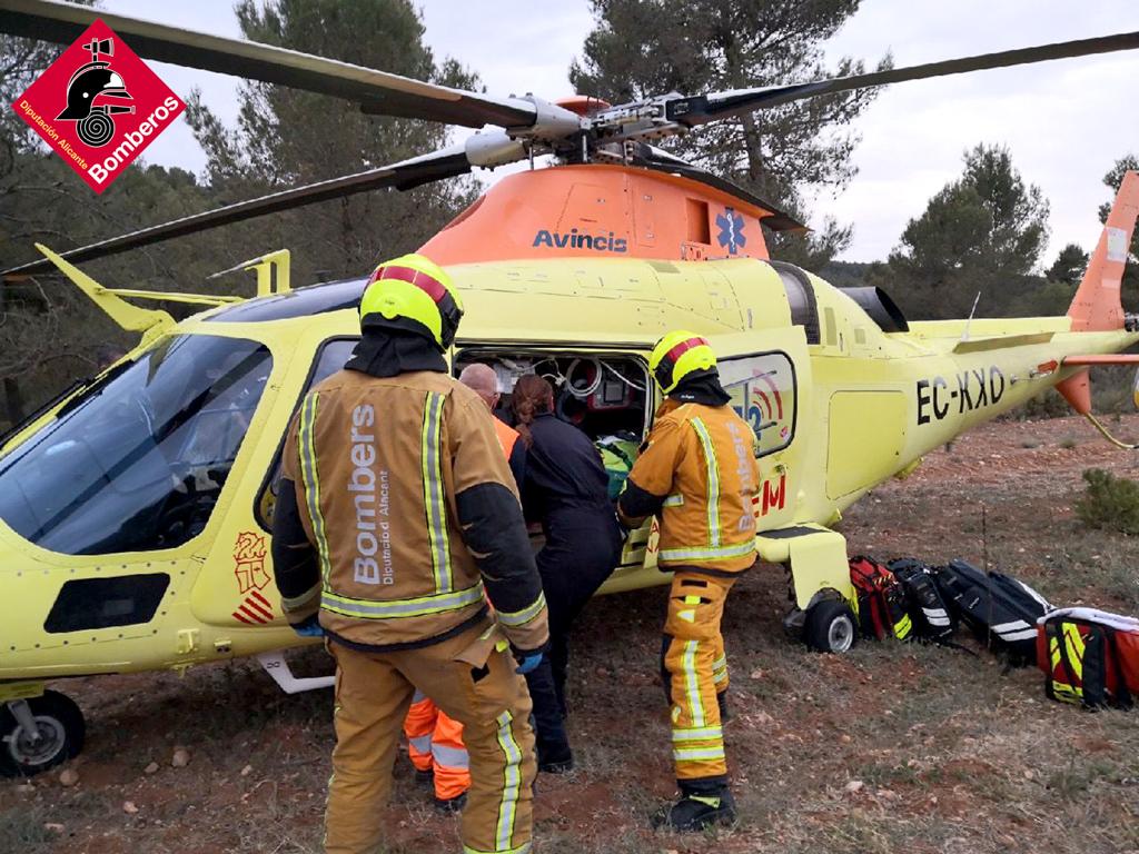 Tasques de trasllat del ferit en helicòpter.