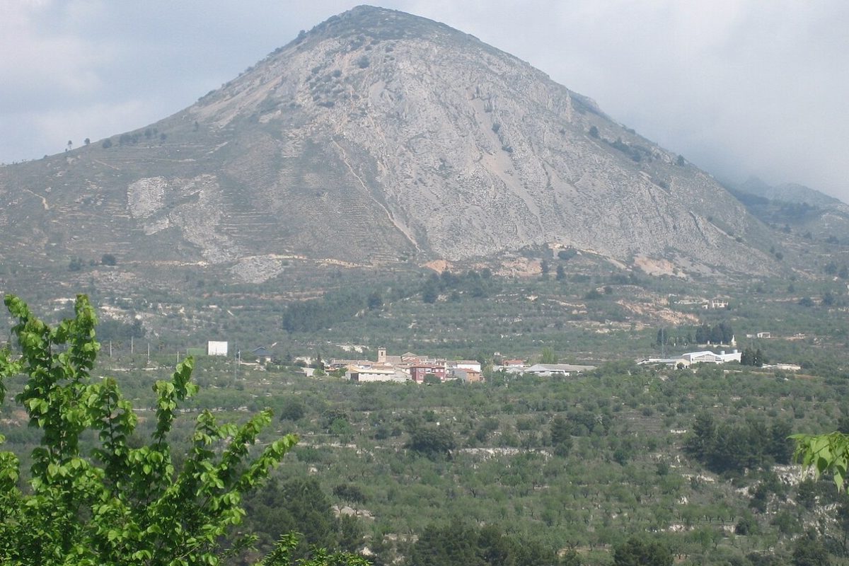 Fallece un agricultor al volcar