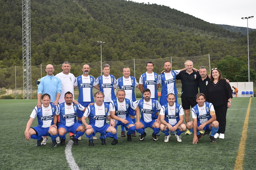 El Alcoyano Veteranos homenajea a Pedro Moya