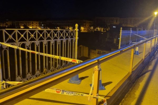 La reparación de la barrandilla del puente del Viaducto está prevista para mañana