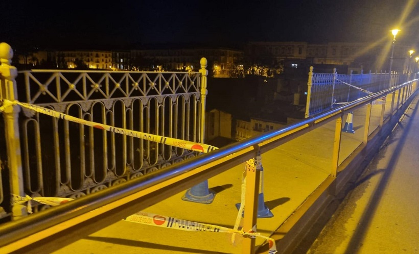La reparación de la barrandilla del puente del Viaducto está prevista para mañana