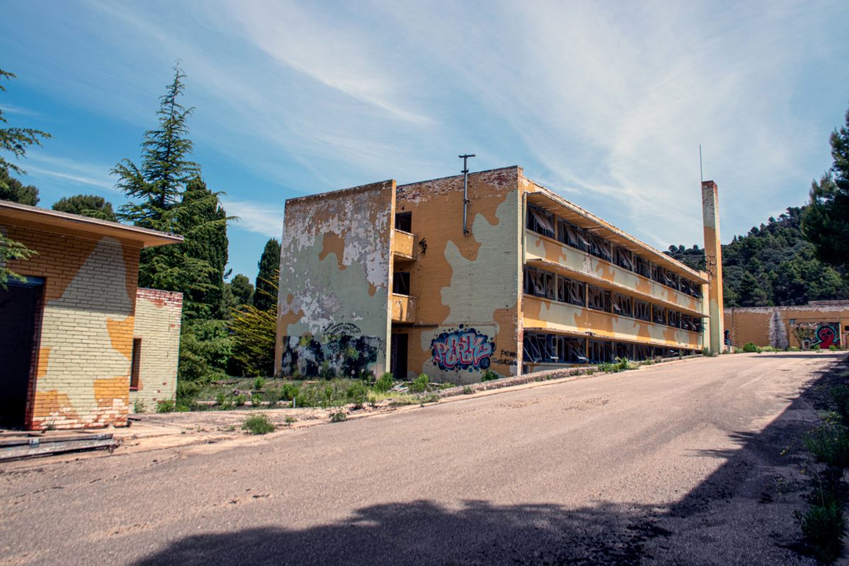 Projecten un centre d'atenció humanitària