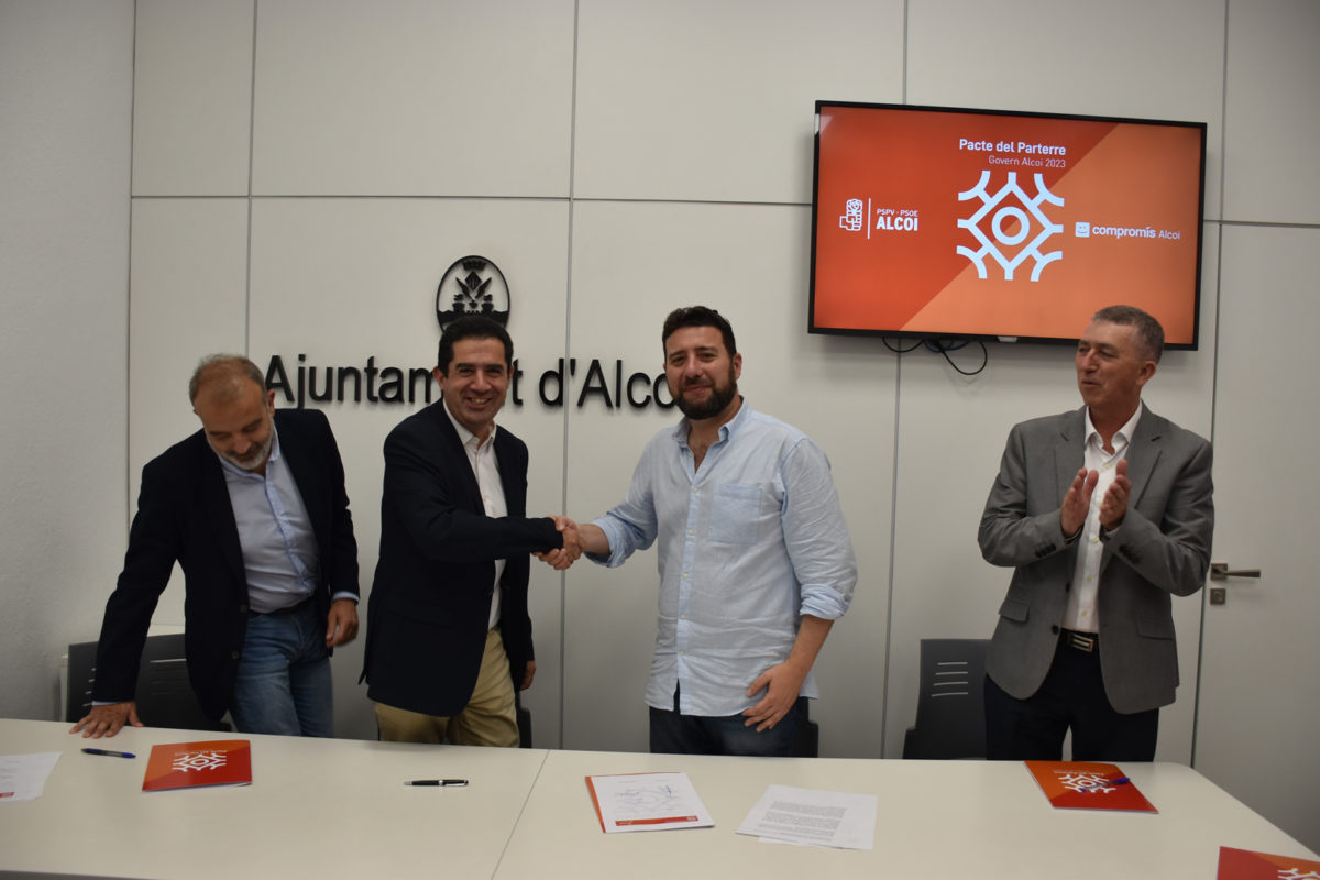 PSOE y Compromís firman