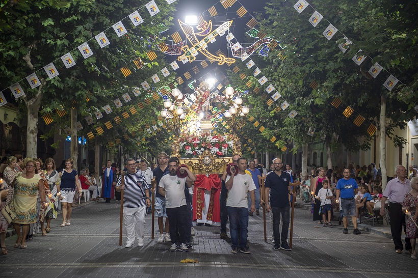 Los Moros y Cristianos impregnan las calles jijonencas