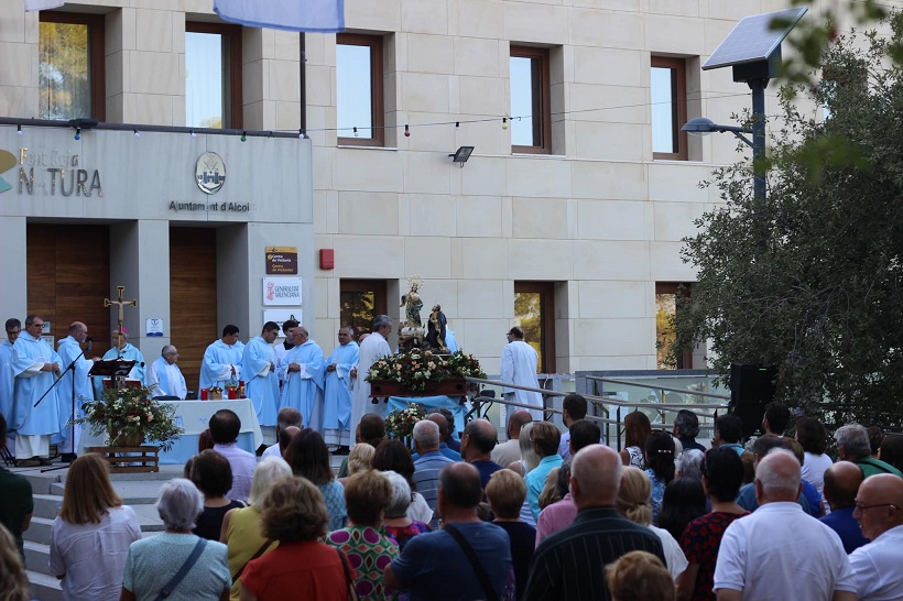 Alcoi va celebrar ahir la festivitat de la seua patrona