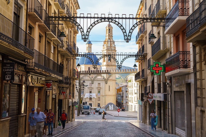 Adjudiquen la retirada de l'enramada de festes