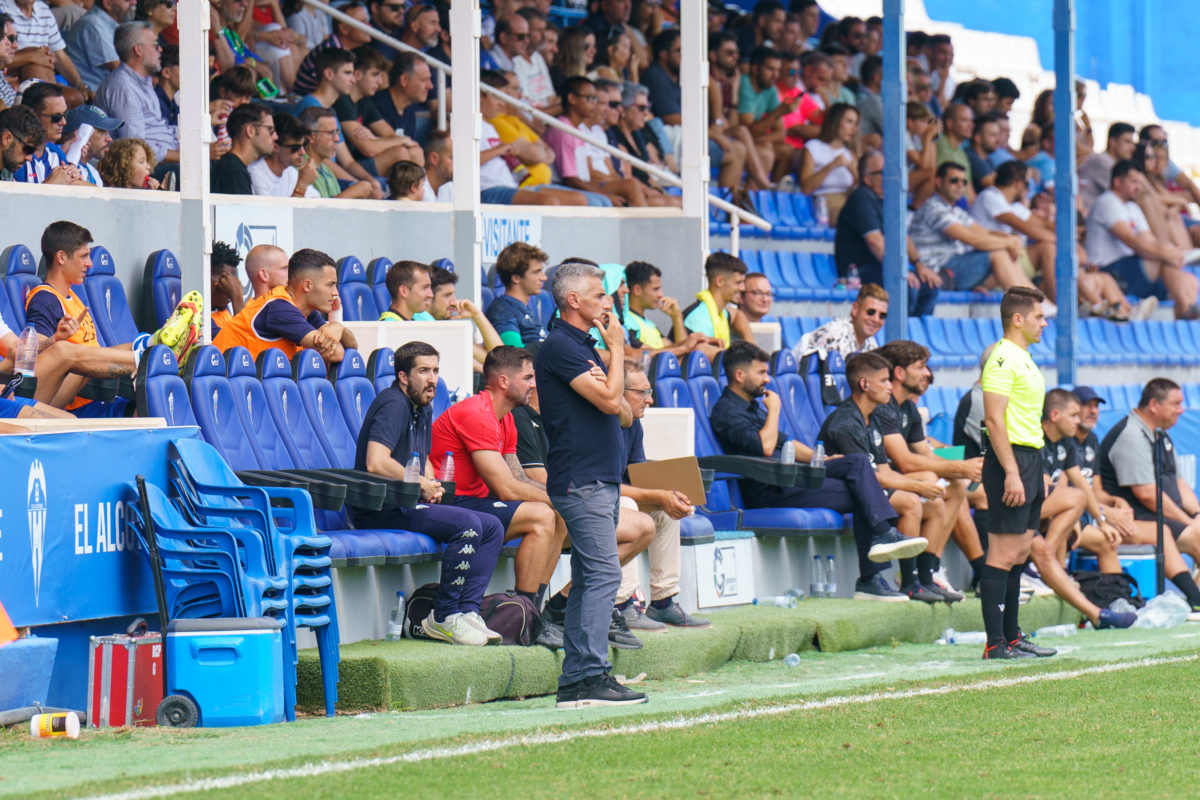 El Alcoyano y Vicente Parras se juegan mucho ante el Linares