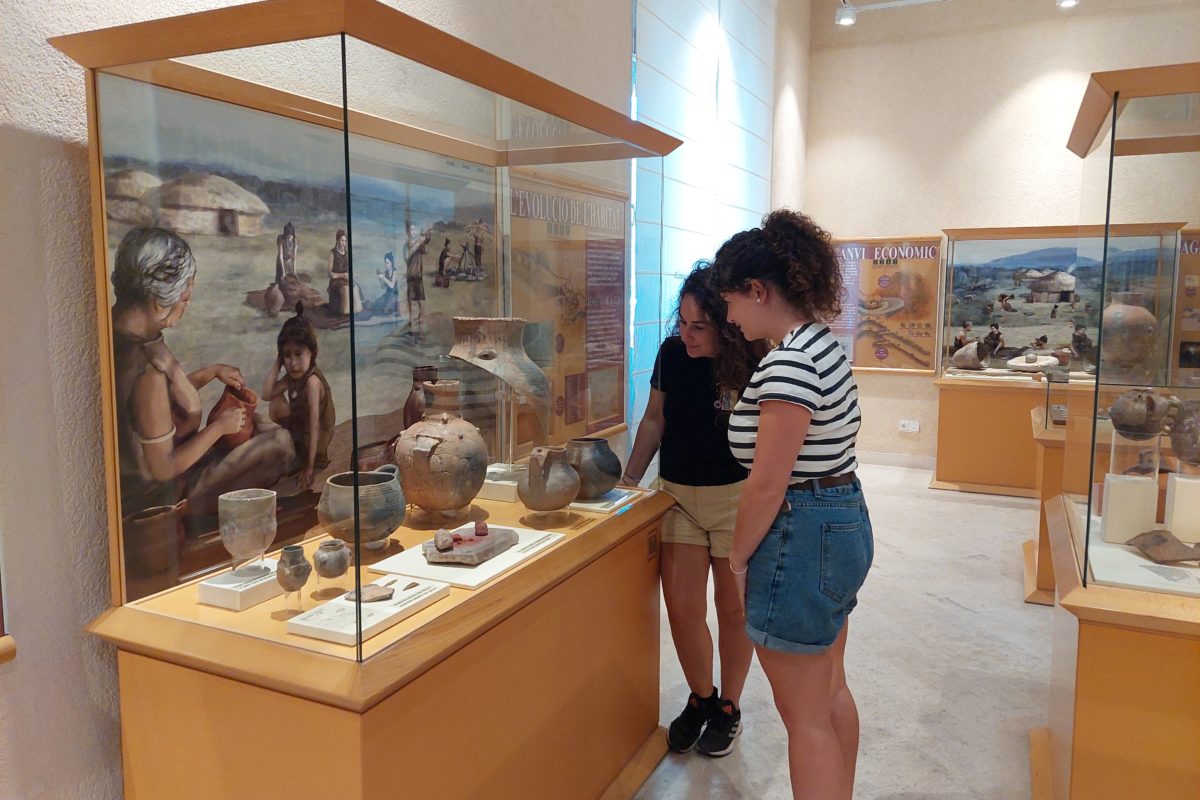 El Museu Arqueològic realitza millores a la sala de la prehistòria