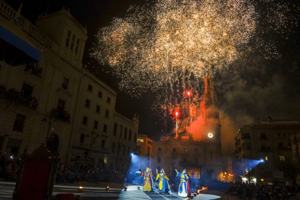 Club Atletisme Alcoi, Solc i la filà Verdes acompañarán a los Reyes de Oriente en la Cabalgata