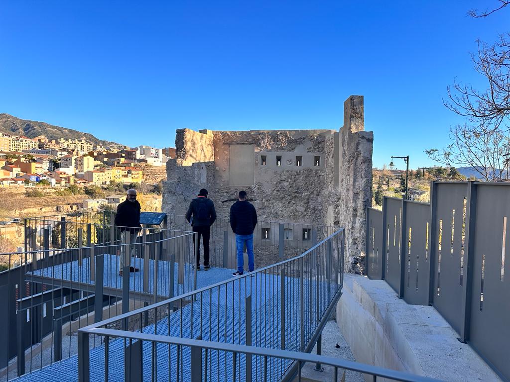 Finaliza la restauración de la torre-portal de Cocentaina