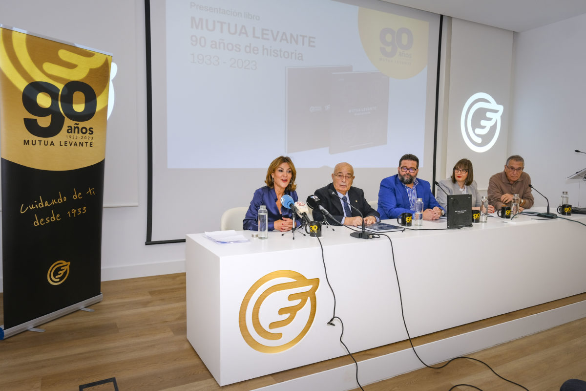 Mutua Levante repassa els seus 90 anys en un llibre