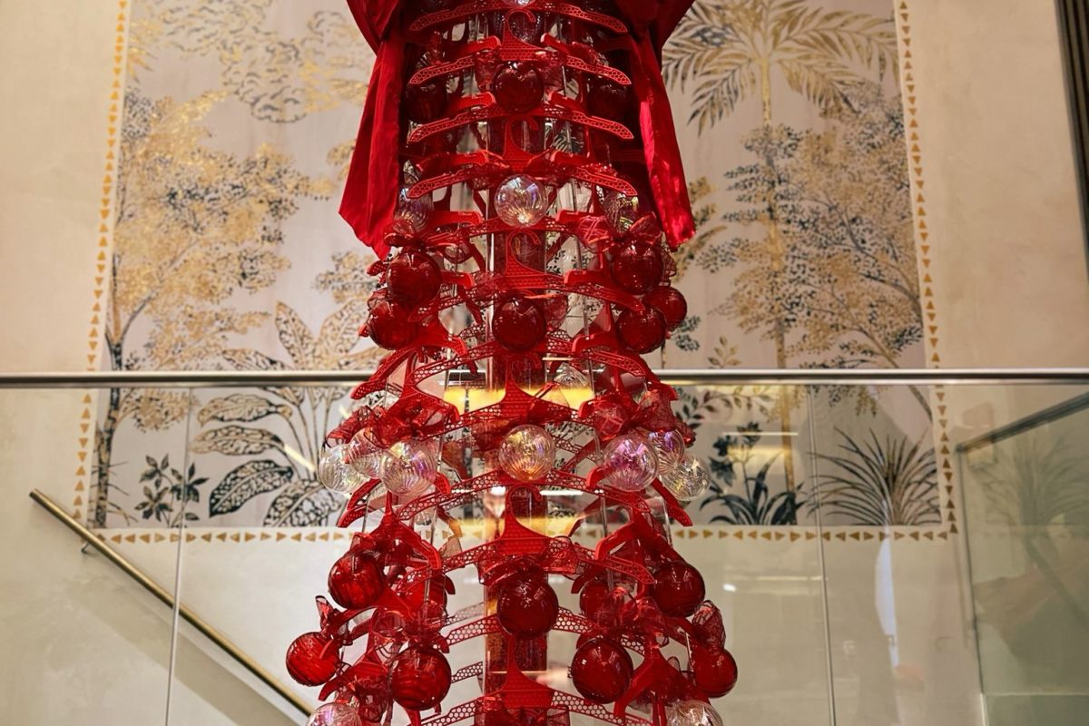 Erum presenta un árbol de Navidad diseñado por Lorenzo Caprile