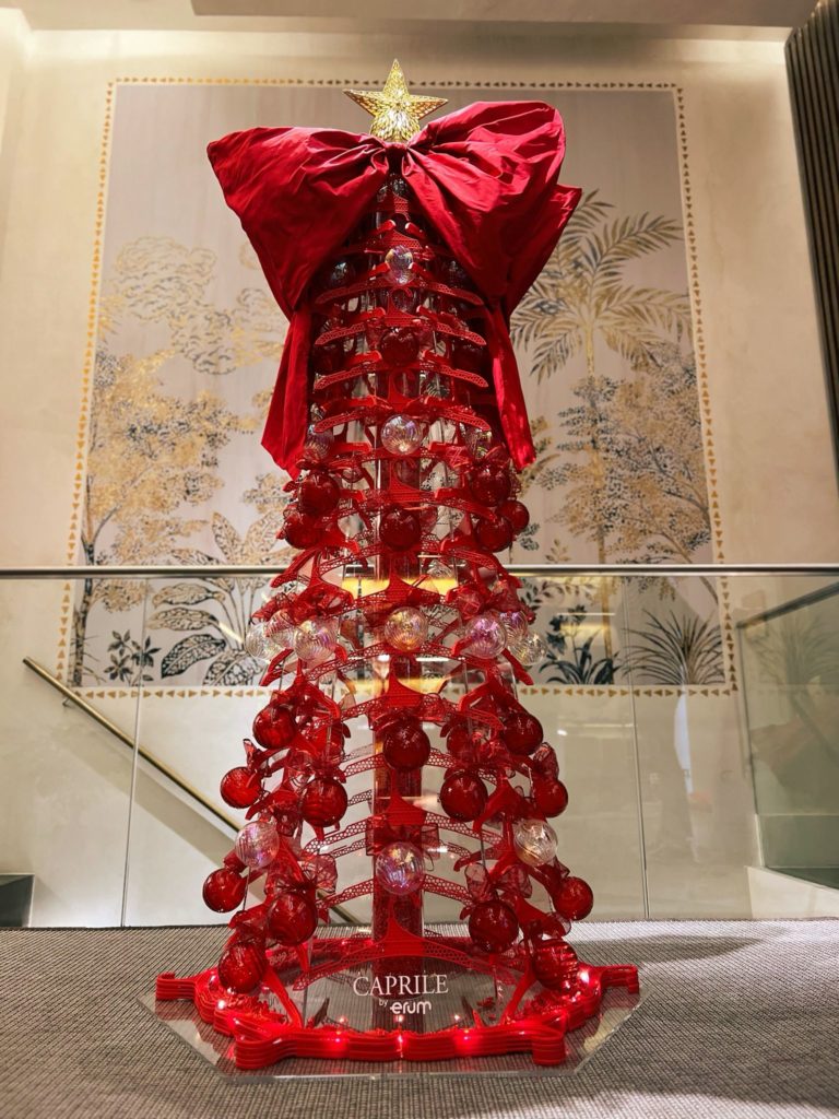 Erum presenta un árbol de Navidad diseñado por Lorenzo Caprile