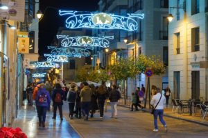 Alcoy acoge con cariño el inicio del Nadal con el cartel de la Cabalgata