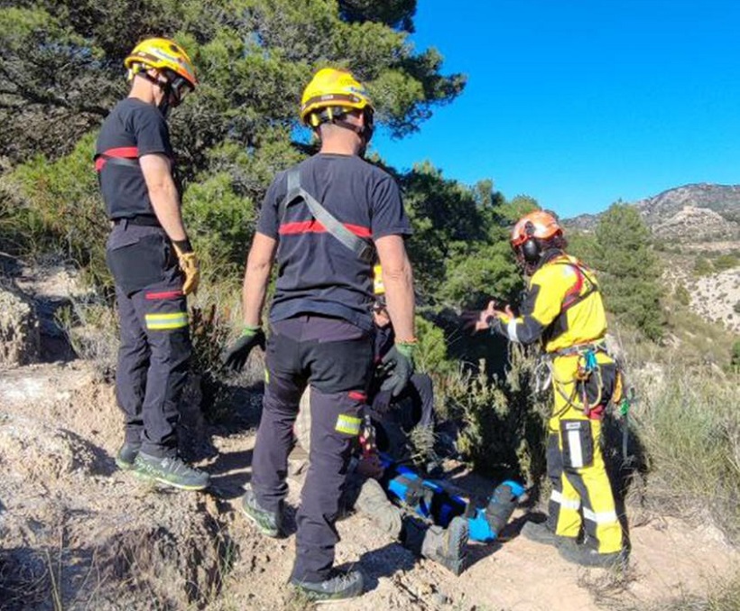 Rescatado por posible rotura de tibia y peroné en el pantano de Tibi