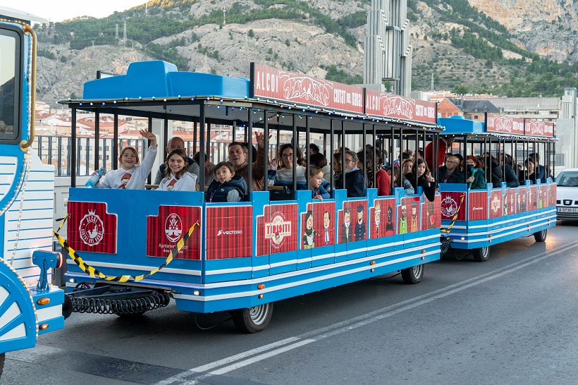 Alcoy vuelve a contar, desde hoy, con el 'Trenet de Tirisiti'