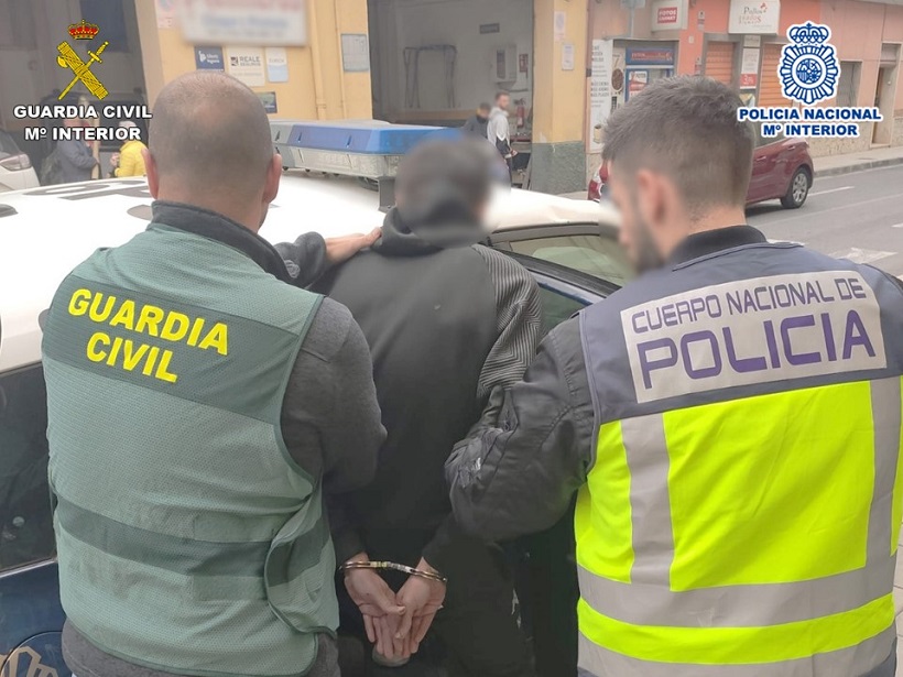 Desarticulan una banda especializada en robos con arma blanca que actuaba en la provincia de Alicante