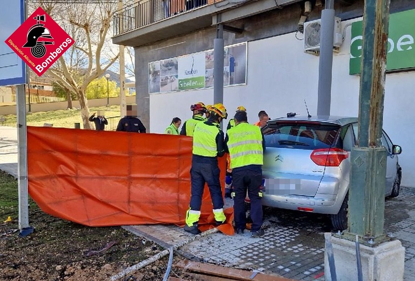 Una víctima mortal a Alcoi en patir una indisposició mentre conduïa